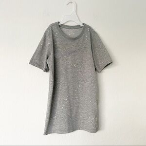 NIKE Kids Boys Swoosh AOP‎ All Over Print Speckled Grey Tee AO8172-063 Medium